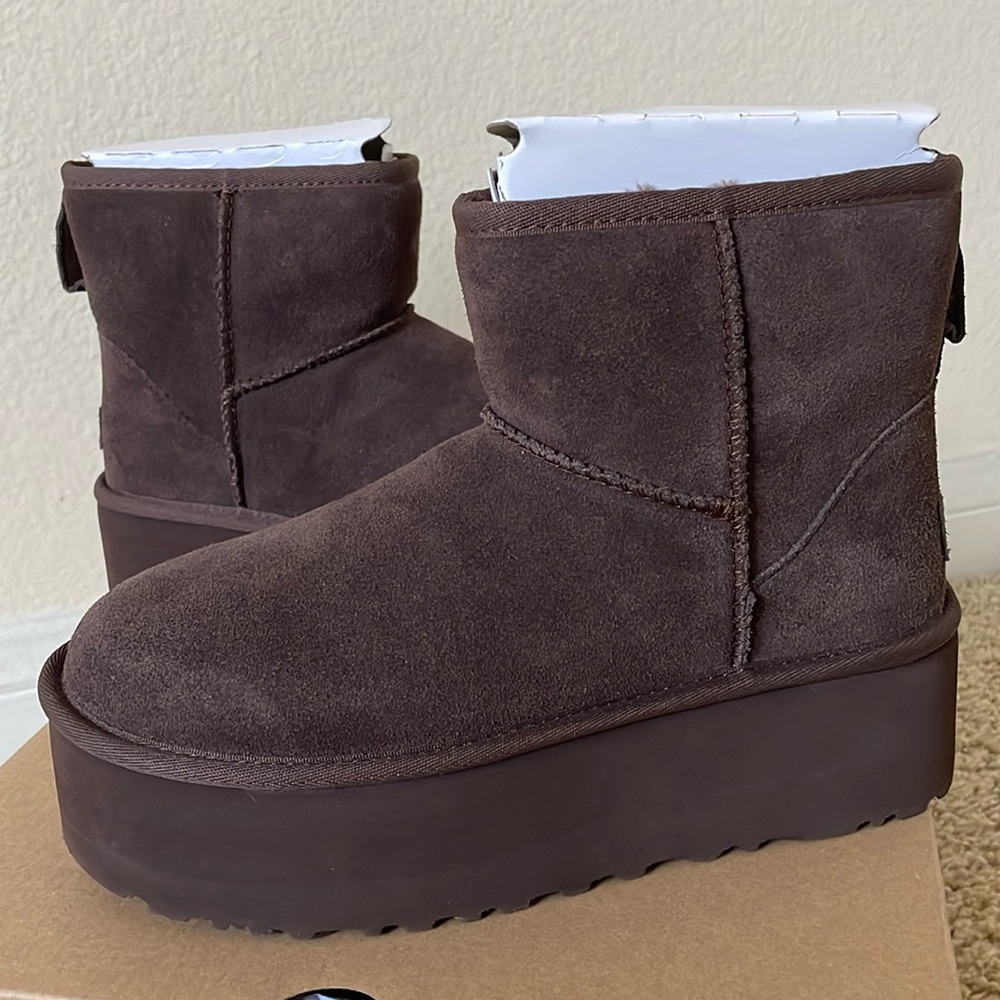 UGG Classic Mini Platform in Chocolate